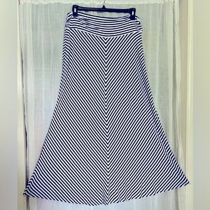 Merona 2XL Black and White Chevron Patterned Maxi Skirt
